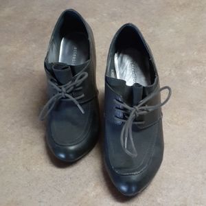 Grey heeled lace up dress shoes